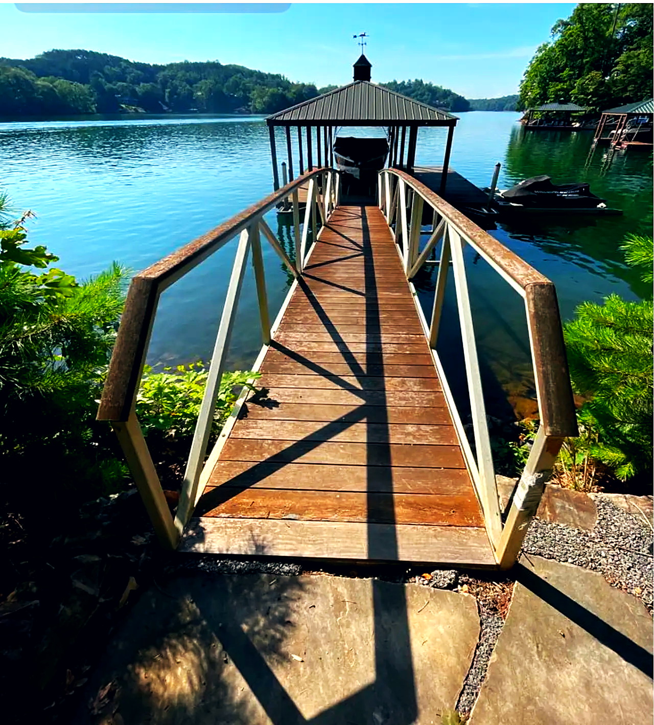 The Ipe Lake House